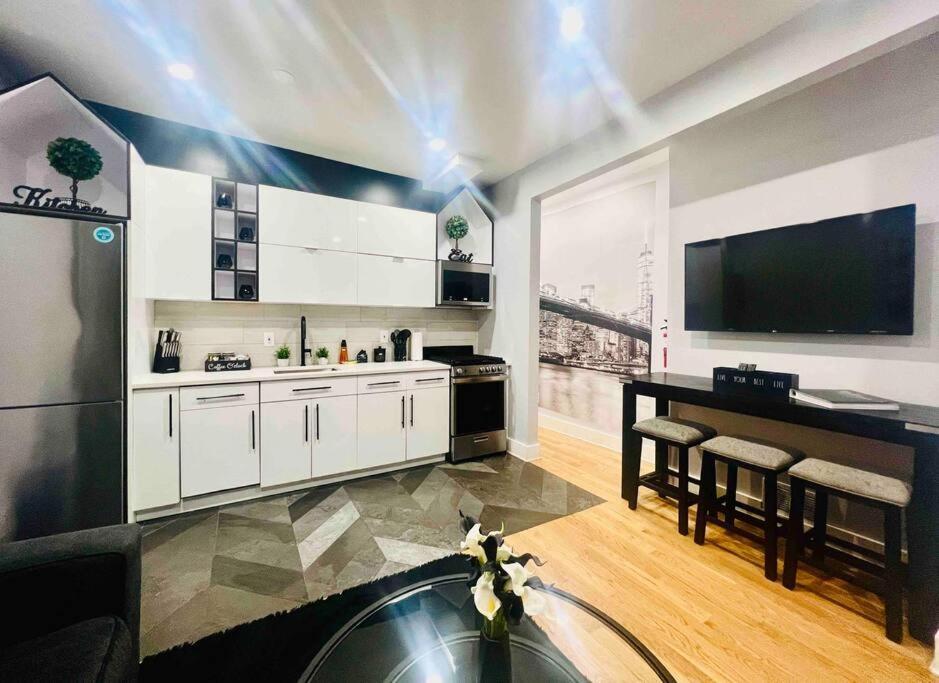 2 Bedroom Apartment, Close To Nyc & Downtown Jc! เจอร์ซีย์ซิตี้ ภายนอก รูปภาพ