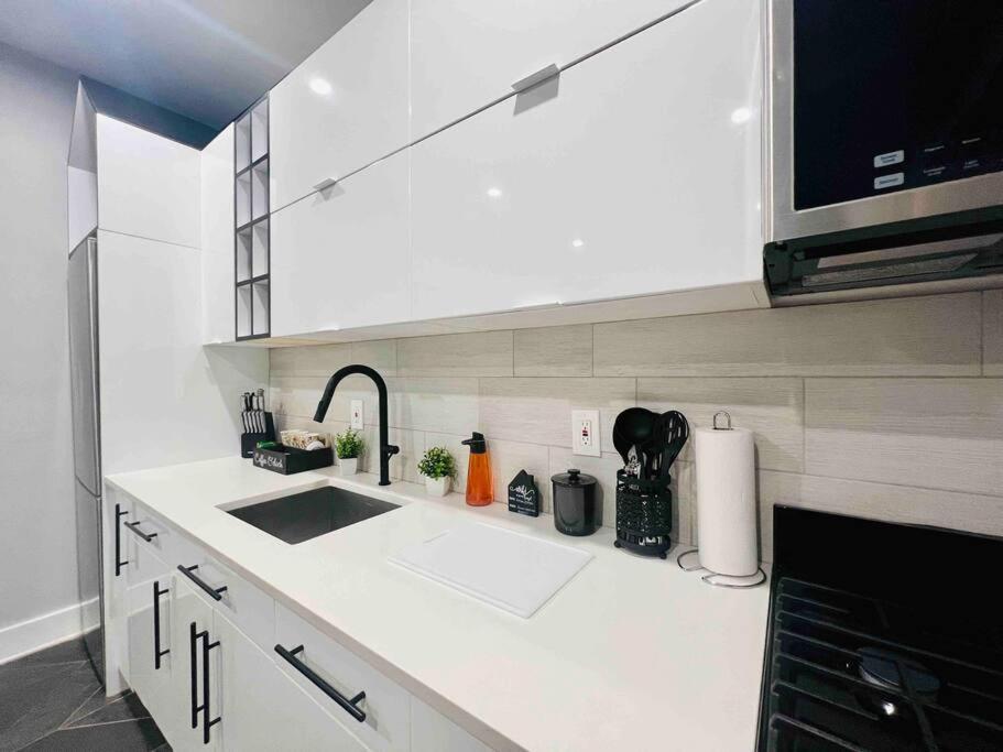 2 Bedroom Apartment, Close To Nyc & Downtown Jc! เจอร์ซีย์ซิตี้ ภายนอก รูปภาพ